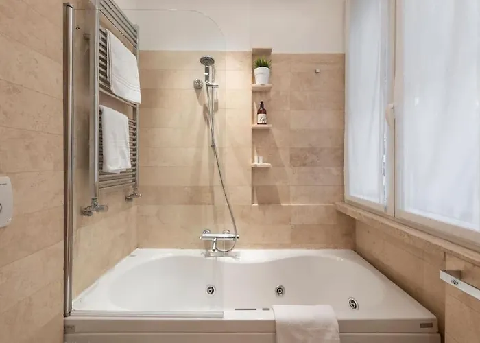 2 - Exclusive 2bedroom & 2bathroom * Rom
